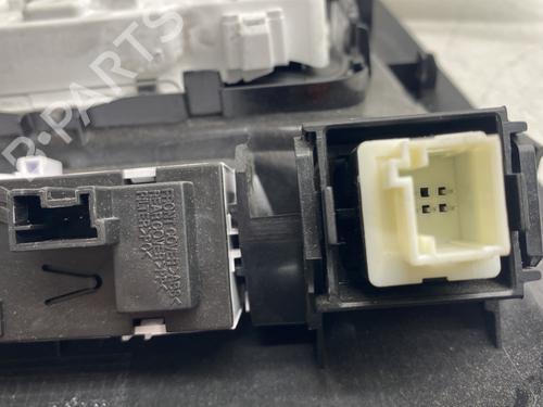 Interior roof light PEUGEOT 3008 II SUV (MC_, MR_, MJ_, M4_) 2.0 BlueHDi 180 | BP28189306I8