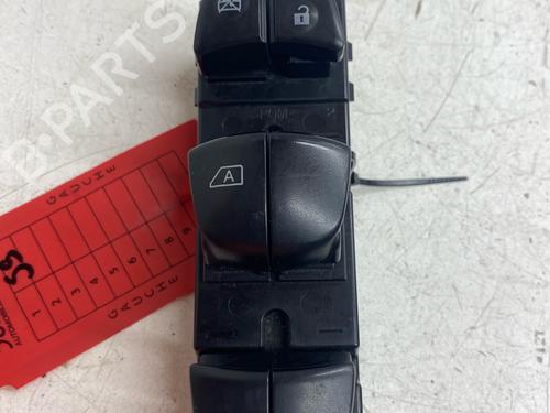 Used Left front window switch Left front window switch 39020011 39020011