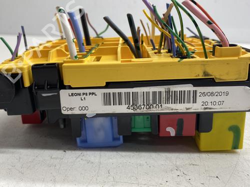 Fuse box PEUGEOT 3008 II SUV (MC_, MR_, MJ_, M4_) 1.2 THP/ PureTech 130 (MRHNSM, MRHNSU, MRHNSJ, MRHNYW,... | BP28139642E1 