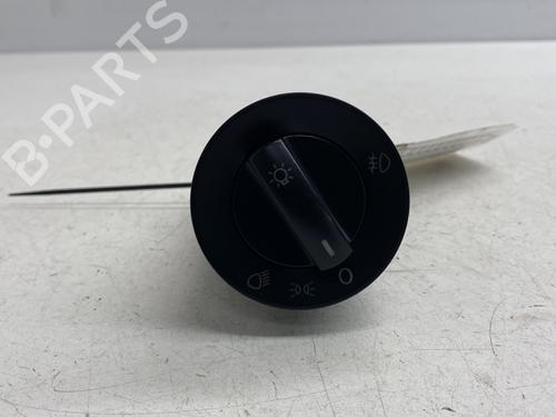 Used Headlight switch VW POLO IV (9N_, 9A_) 1.2 (60 hp) 31824728