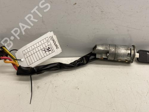 Ratlås/Tændingslås RENAULT RAPID Box Body/MPV (F40_, G40_) 1.4 (F40D) (79 hp) 32844525