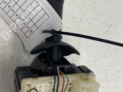Used Steering column stalk RENAULT TWINGO III (BCM_, BCA_) 0.9 TCe 90 (BCM9, BCM2) (90 hp) 28351822