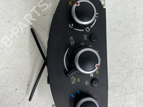 Climate control RENAULT TWINGO III (BCM_, BCA_) 0.9 TCe 95 | BP37271147I5 - Image 4