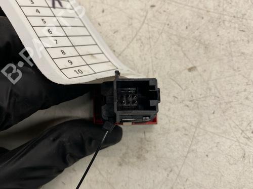 Used Warning switch Warning switch VW POLO V (6R1, 6C1) 1.6 TDI (90 hp) 34348075 34348075