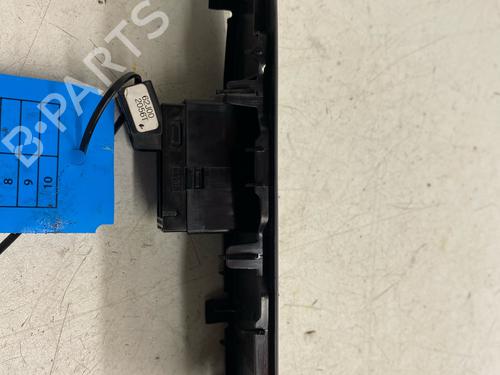 Right front window switch SUZUKI GRAND VITARA II (JT, TE, TD) 1.9 DDiS All-wheel Drive (JT419, TD44, JB419WD, JB419XD,... | BP39663203I26 - Image 3