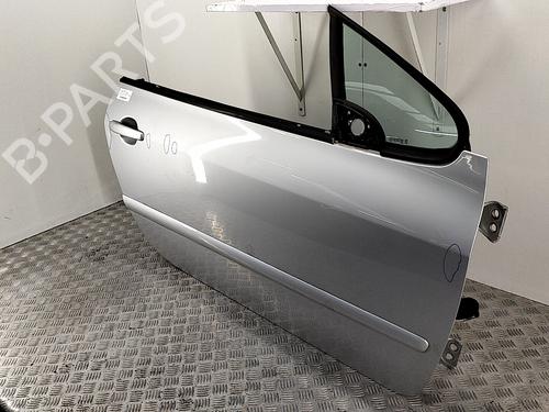 Used Right front door Right front door 22856245 22856245