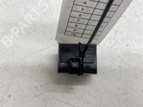 Used Left front window switch Left front window switch VW POLO IV (9N_, 9A_) 1.4 TDI (70 hp) 36414396 36414396