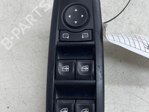 Used Switch RENAULT MEGANE III Hatchback (BZ0/1_, B3_) 1.5 dCi (BZ0C) (90 hp) 31584287