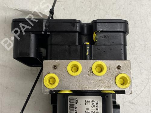 Módulo de ABS TOYOTA YARIS (_P9_) 1.0 VVT-i (KSP90_, KSP90R) (69 hp) 31624986