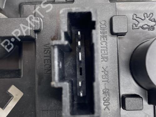 Used Lamp holder Lamp holder PEUGEOT 206+ (2L_, 2M_) 1.4 HDi eco 70 (68 hp) 24336119 24336119