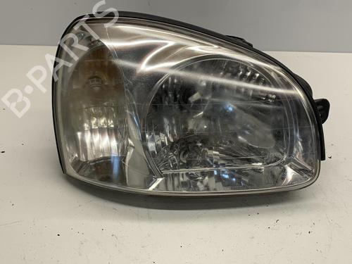 Right headlight HYUNDAI SANTA FÉ I (SM) 2.0 CRDi 4x4 | BP22857245C29 