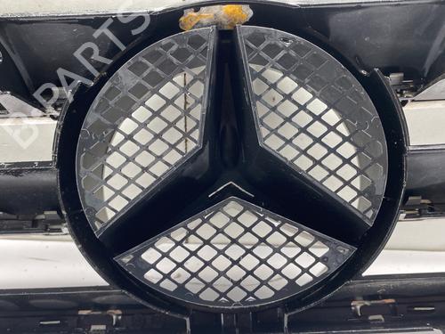Used Grille Grille MERCEDES-BENZ CLK (C209) CLK 220 CDI (209.308) (150 hp) 30848354 30848354