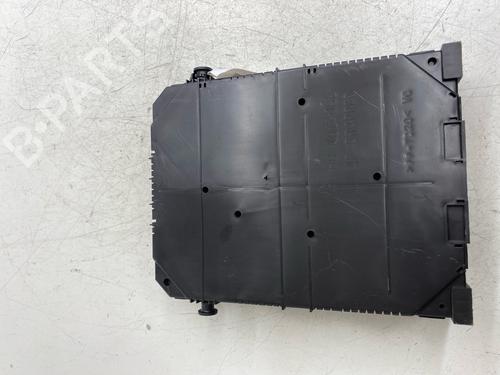 Used Fuse box Fuse box 37662937 37662937