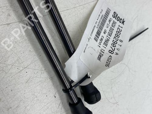 hood-lift-support-dacia-duster-hm_-2017-36368168 main image