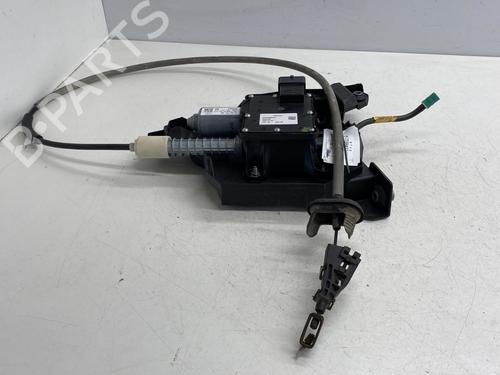 Used Electric handbrake PEUGEOT 3008 I MPV (0U_) 1.6 HDi (114 hp) 29590250