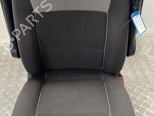 Stol høyre foran VW TRANSPORTER T5 Van (7HA, 7HH, 7EA, 7EH) 1.9 TDI (84 hp) 29968862