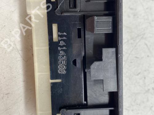 Used Right front window switch Right front window switch NISSAN 370Z Roadster (Z34) 3.7 (328 hp) 33475805 33475805