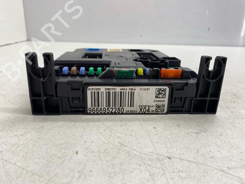 Used Fuse box Fuse box 37501808 37501808