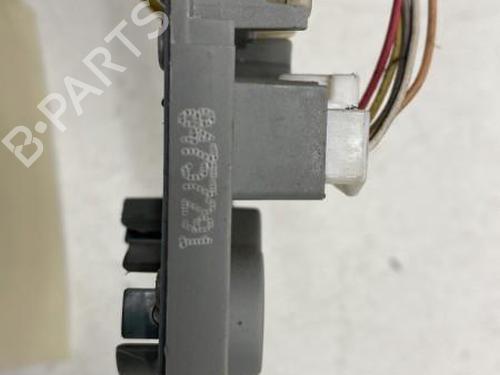 Used Lamp holder TOYOTA YARIS (_P9_) 1.4 D-4D (NLP90_, NLP90R) (90 hp) 22849109