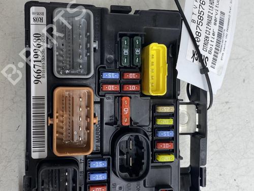 Used Fuse box CITROËN C3 II (SC_) 1.6 HDi (92 hp) 27586460