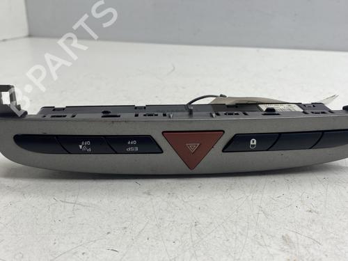 Used Warning switch Warning switch PEUGEOT 308 I (4A_, 4C_) 1.6 HDi (109 hp) 30848381 30848381