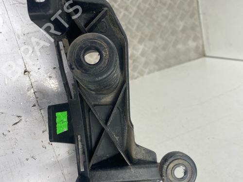 rear-bumper-bracket-citroen-c3-iii-sx-2016-39663177 main image