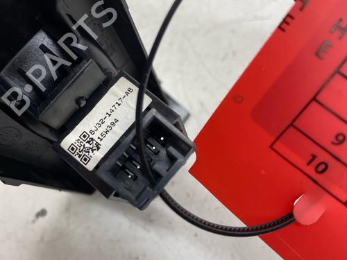 left-rear-window-switch-land-rover-range-rover-evoque-l538-2011-2012-2013-2014-2015-2016-2017-2018-2019-36441479 main image