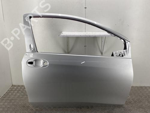 Used Right front door TOYOTA YARIS (_P13_) 1.4 D (NLP130_, NLP130) (90 hp) 28139601