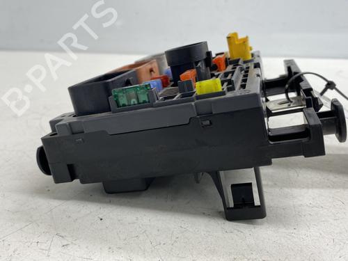 Fuse box PEUGEOT 308 I (4A_, 4C_) 1.6 HDi | BP29528960E1 