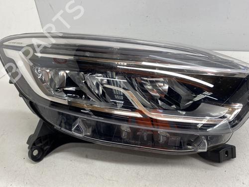 Faro derecho RENAULT CAPTUR I (J5_, H5_) 1.3 TCe 130 (J5NJ, J5NE) (131 hp) 31584423