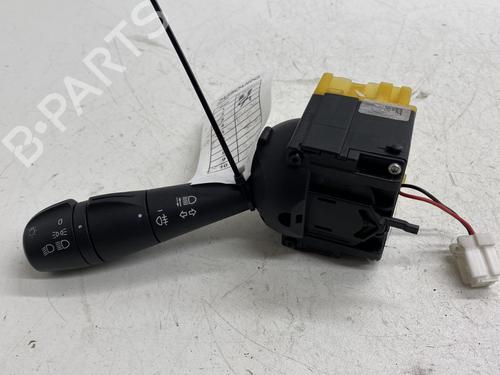 Used Switch RENAULT TWINGO III (BCM_, BCA_) 1.0 SCe 70 (BCMB) (69 hp) 32384254