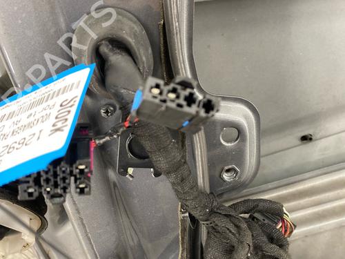 right-front-door-vw-passat-b55-3b3-2000-2001-2002-2003-2004-2005-36651739 main image
