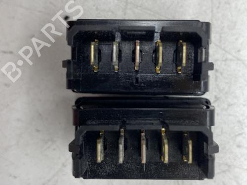 Used Right front window switch CITROËN XSARA PICASSO (N68) 1.6 16V (109 hp) 22861837