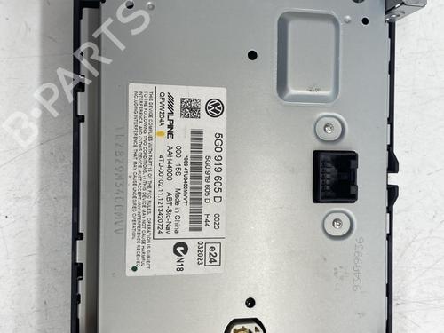 Used Radio VW GOLF VII (5G1, BQ1, BE1, BE2) 1.4 TSI (140 hp) 22860390