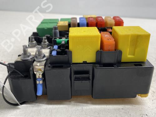 Fuse box PEUGEOT 308 II (LB_, LP_, LW_, LH_, L3_) 1.6 BlueHDi 120 | BP27586423E1 