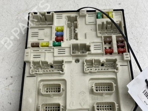 Caja reles / fusibles RENAULT MASTER III Platform/Chassis (EV, HV, UV) 2.3 dCi 145 FWD (EV0E, EV0F, HV0E, HV0F, UV0E, UV0F,... (146 hp) 30822690