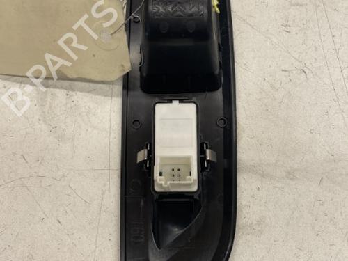 Used Left rear window switch Left rear window switch PEUGEOT 2008 II (UD_, US_, UY_, UJ_, UR_, UC_) e-2008 (UKZKXZ) (136 hp) 22862119 22862119