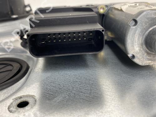 Lève-vitre arrière droit VW PASSAT B5.5 Variant (3B6) 1.9 TDI | BP29968871C25