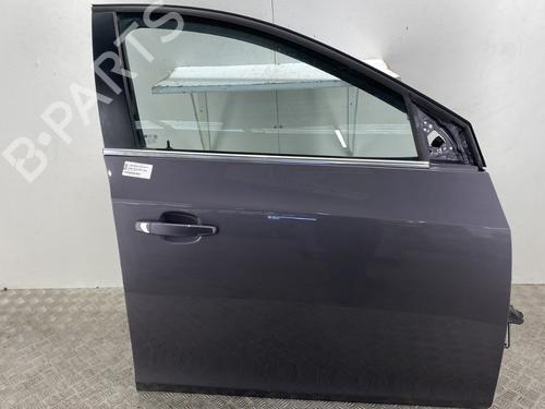 Used Right front door CHEVROLET CRUZE Hatchback (J305) 2.0 CDI (163 hp) 24233813