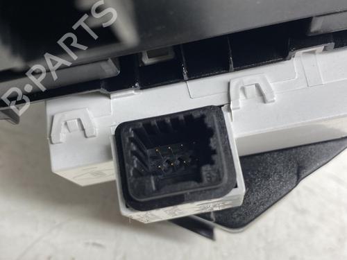 display-monitor-renault-megane-iii-hatchback-bz01_-b3_-2008-30873787 main image