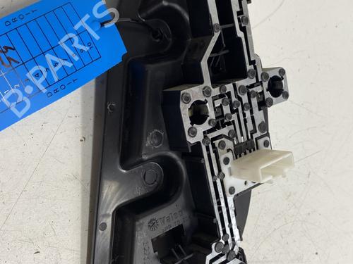 Used Lamp holder Lamp holder CITROËN C5 I (DC_) 2.2 HDi (DC4HXB, DC4HXE) (133 hp) 33475914 33475914