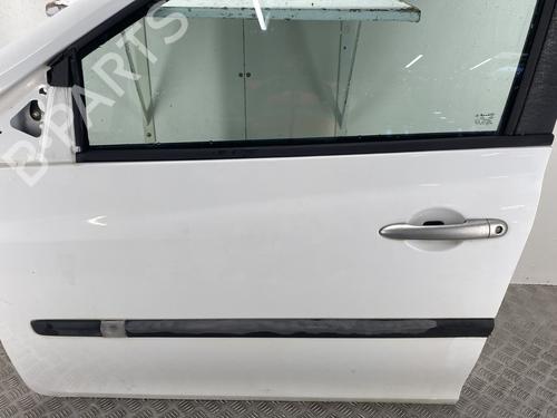 Left front door RENAULT CLIO III Grandtour (KR0/1_) 1.5 dCi | BP31584301C2