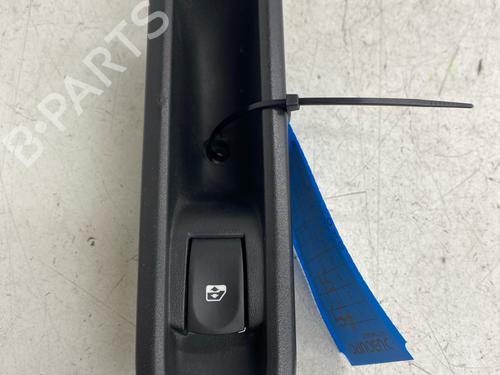 Used Right rear window switch Right rear window switch 39471938 39471938