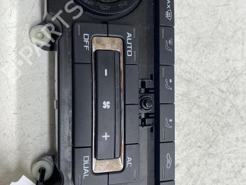 AC Styreenhet / Manøvreringsenhet SKODA OCTAVIA II Combi (1Z5) 1.9 TDI 4x4 (105 hp) 29529068