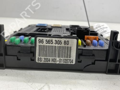 Used Fuse box Fuse box CITROËN C4 Coupe (LA_) 2.0 16V (136 hp) 24657722 24657722