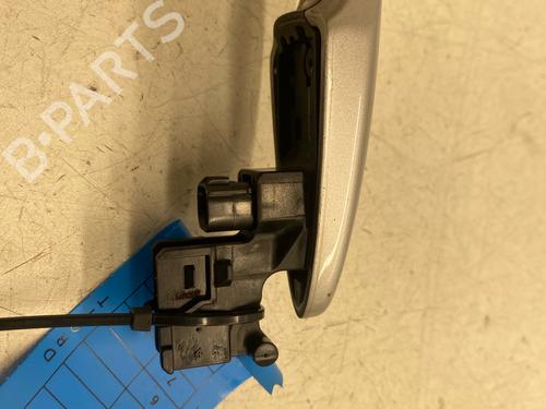 front-right-exterior-door-handle-toyota-yaris-_p21_-_pa1_-_ph1_-2020-39662946 main image