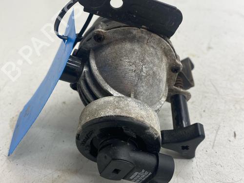 right-front-fog-light-kia-ceed-hatchback-ed-2006-2007-2008-2009-2010-2011-2012-38485271 main image