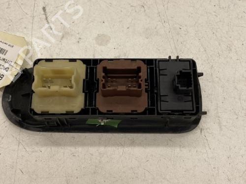 Used Left front window switch Left front window switch DACIA DUSTER (HS_) 1.5 dCi (109 hp) 22862556 22862556