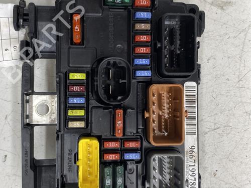 Used Fuse box Fuse box CITROËN C3 II (SC_) 1.4 HDi 70 (SC8HZC, SC8HR0, SC8HP4) (68 hp) 29590233 29590233