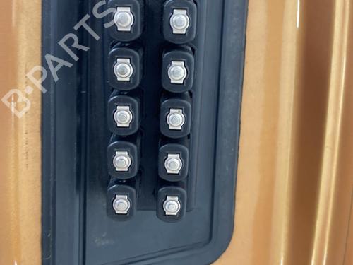 left-front-door-peugeot-1007-km_-16-16v-9002v9-2005-22852178 main image